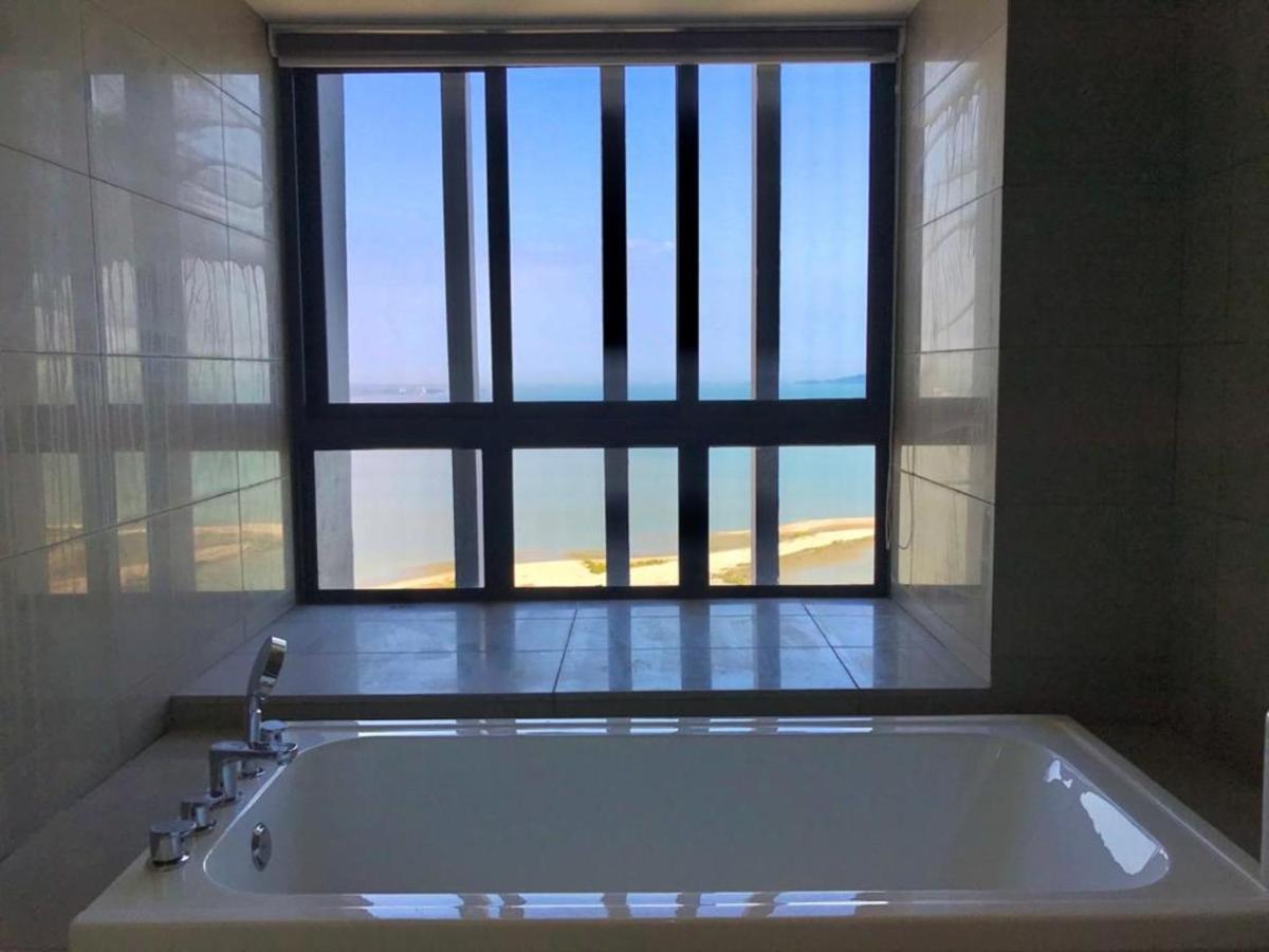 Апартаменты Imperio,Res - Modern -- Luxury -- Seaview Малакка Экстерьер фото